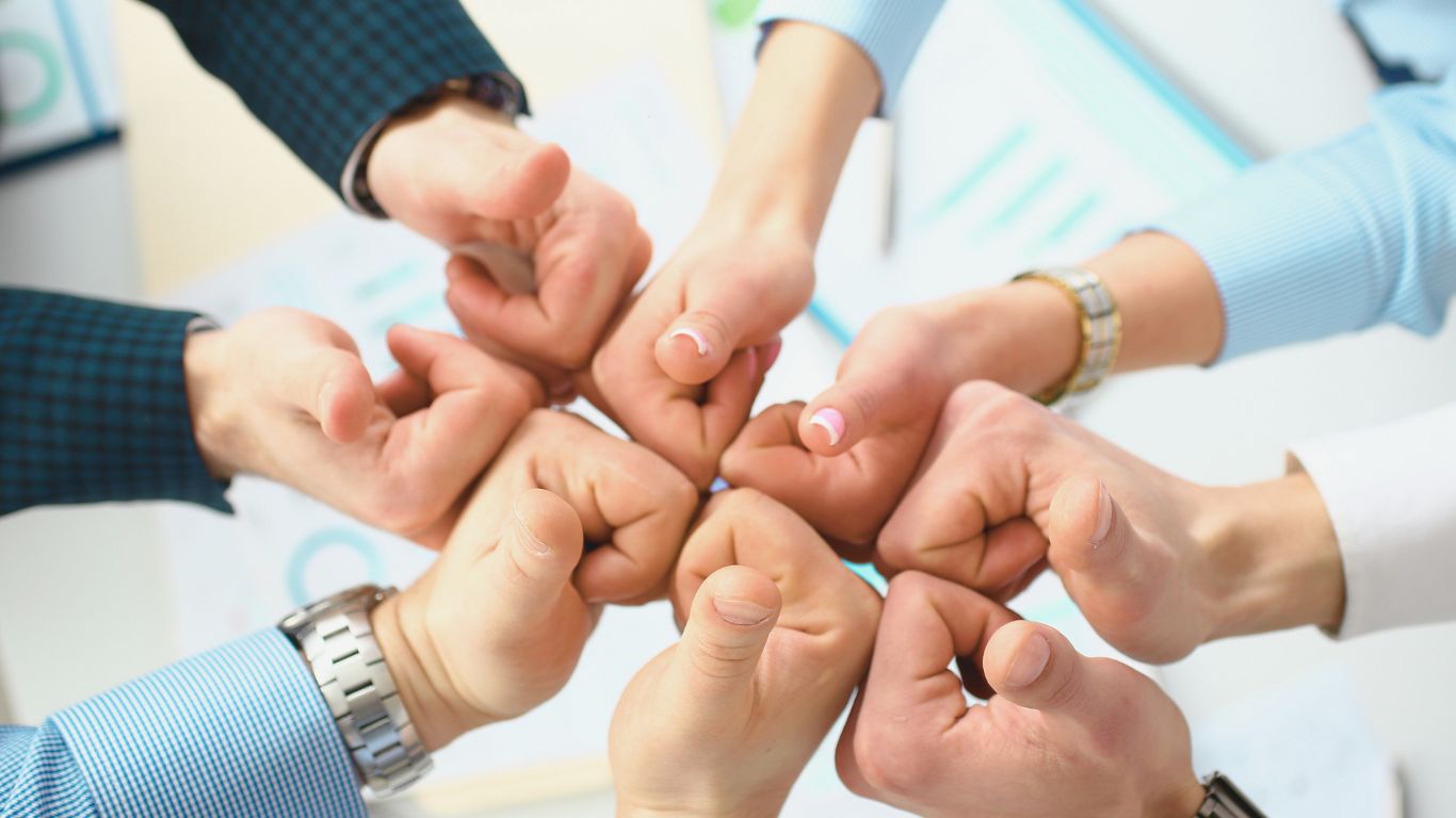 כוח אדם זמני מול קבוע – מה עדיף לעסק שלך?