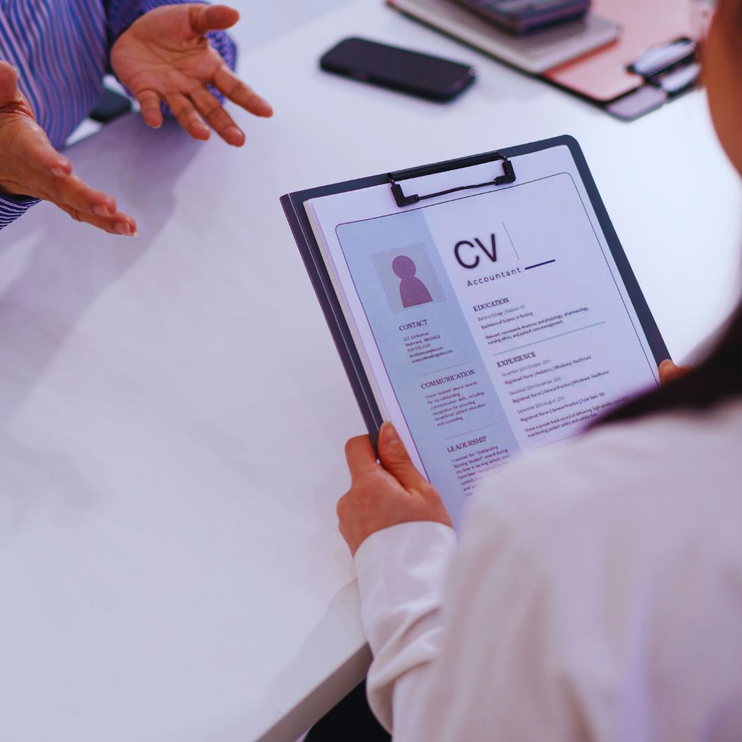 חיפוש עובדים עם חברות השמה – היתרונות שכל בעל עסק חייב להכיר