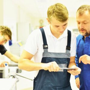 הסבה מקצועית: איך מתחילים קריירה חדשה ללא ניסיון